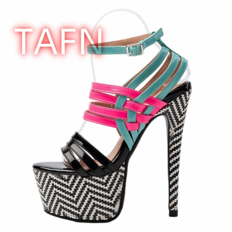 Sandalias de Tacón Alto Multic - Sandal Strappy Heeled reseña y precio
